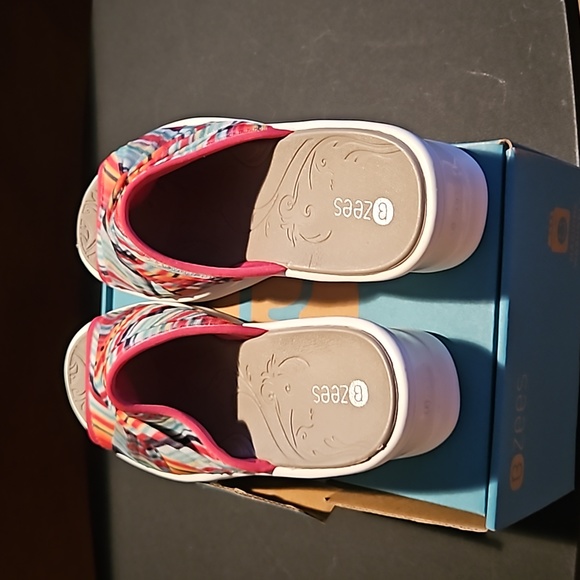 BZEES SMILE II - Picture 5 of 8